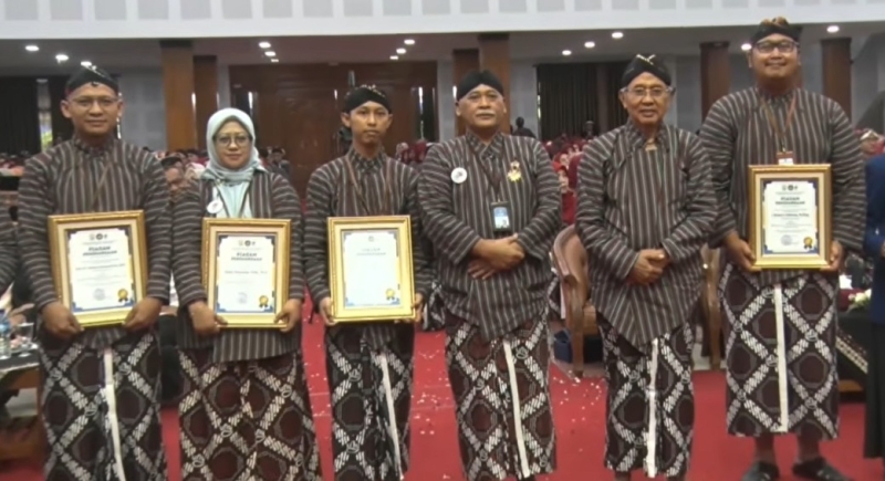 Endah Retnowati Juara 1 Dosen Berprestasi